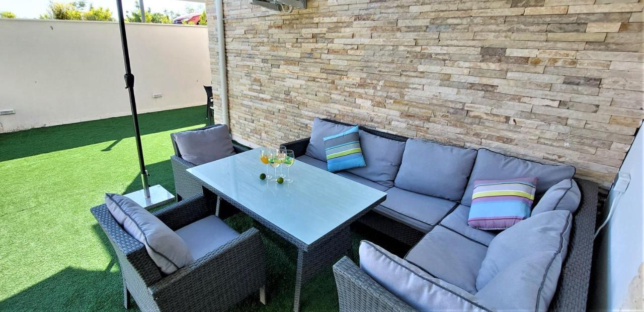 Vip Deluxe Apartment Arian Novalja Exteriér fotografie