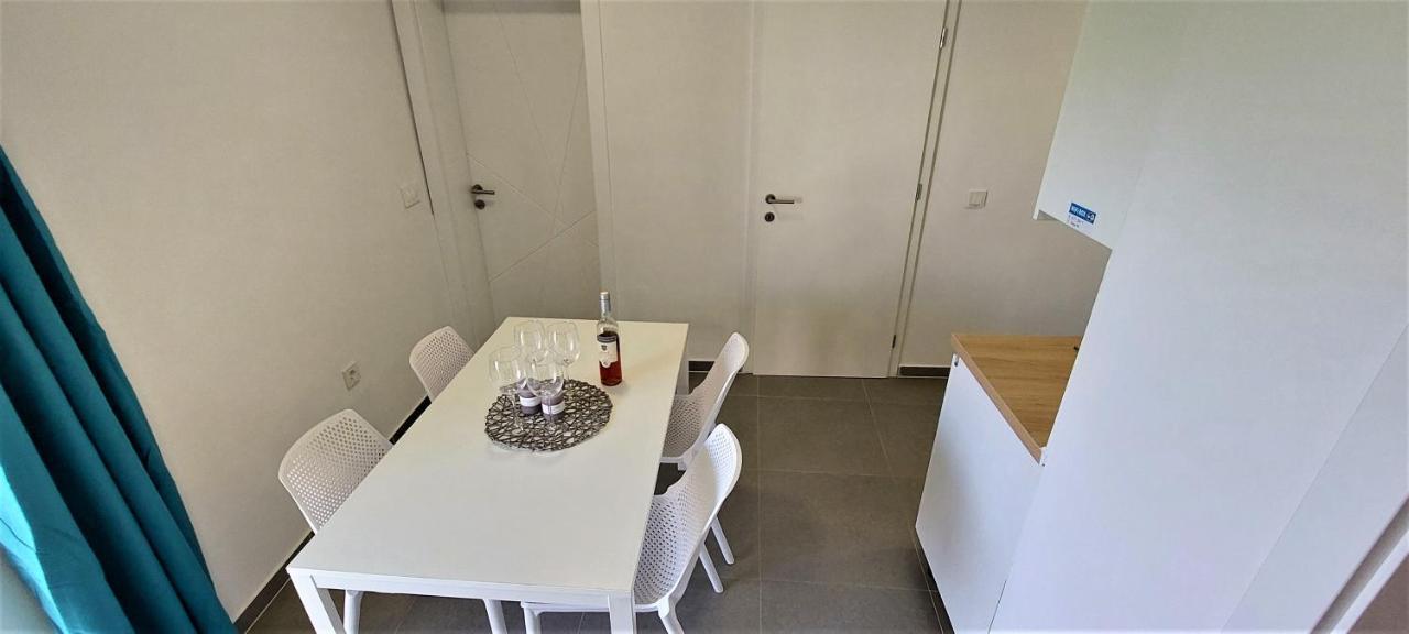 Vip Deluxe Apartment Arian Novalja Exteriér fotografie