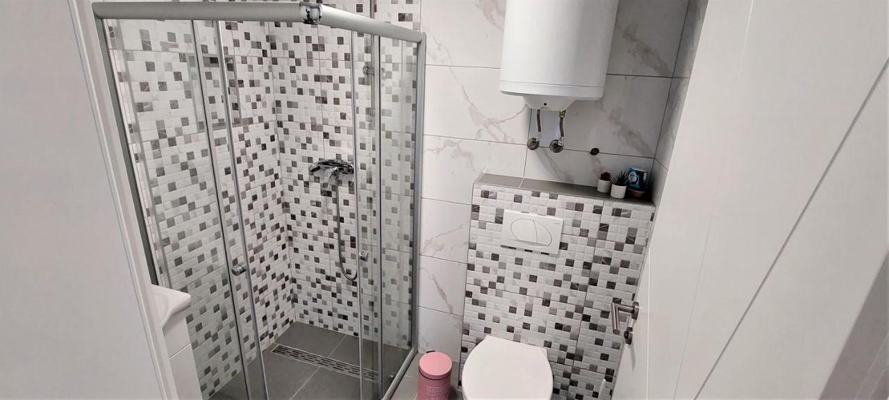 Vip Deluxe Apartment Arian Novalja Exteriér fotografie
