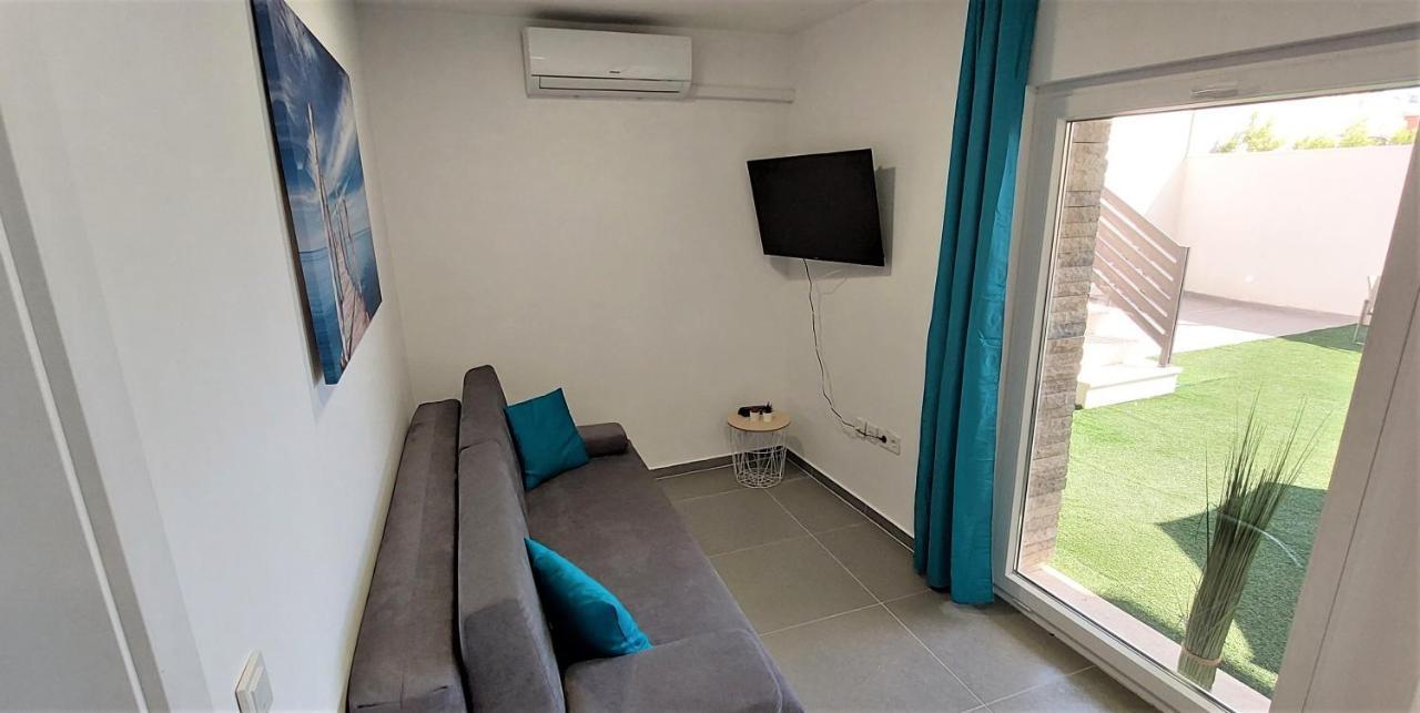 Vip Deluxe Apartment Arian Novalja Exteriér fotografie