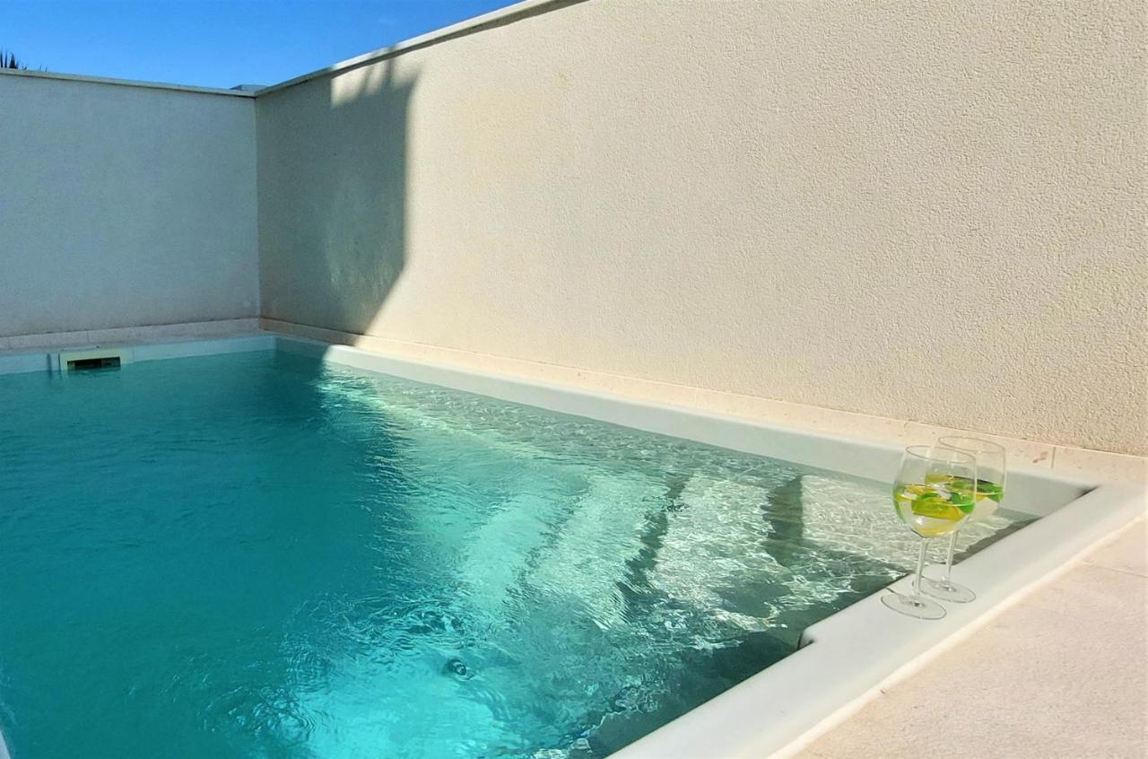 Vip Deluxe Apartment Arian Novalja Exteriér fotografie