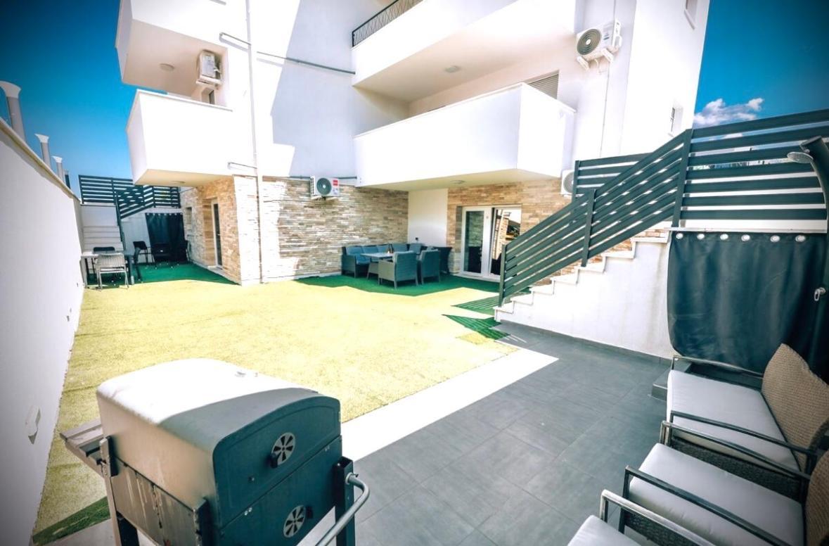 Vip Deluxe Apartment Arian Novalja Exteriér fotografie