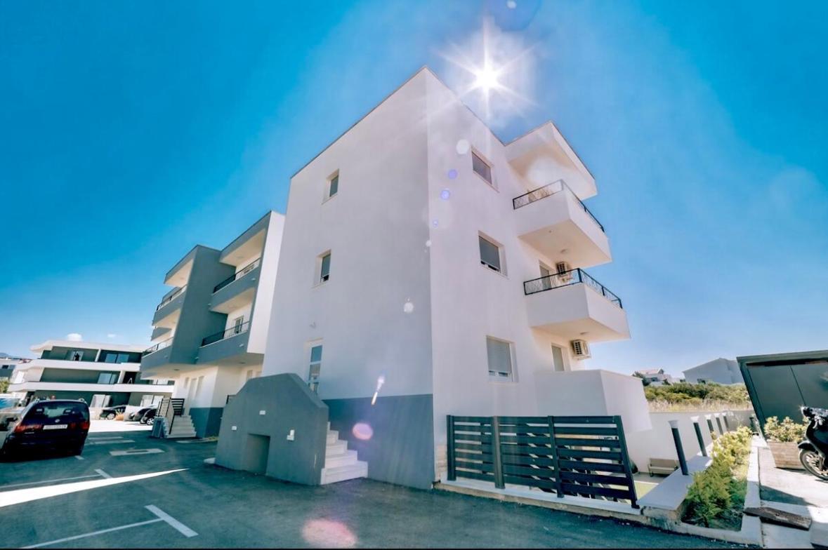 Vip Deluxe Apartment Arian Novalja Exteriér fotografie
