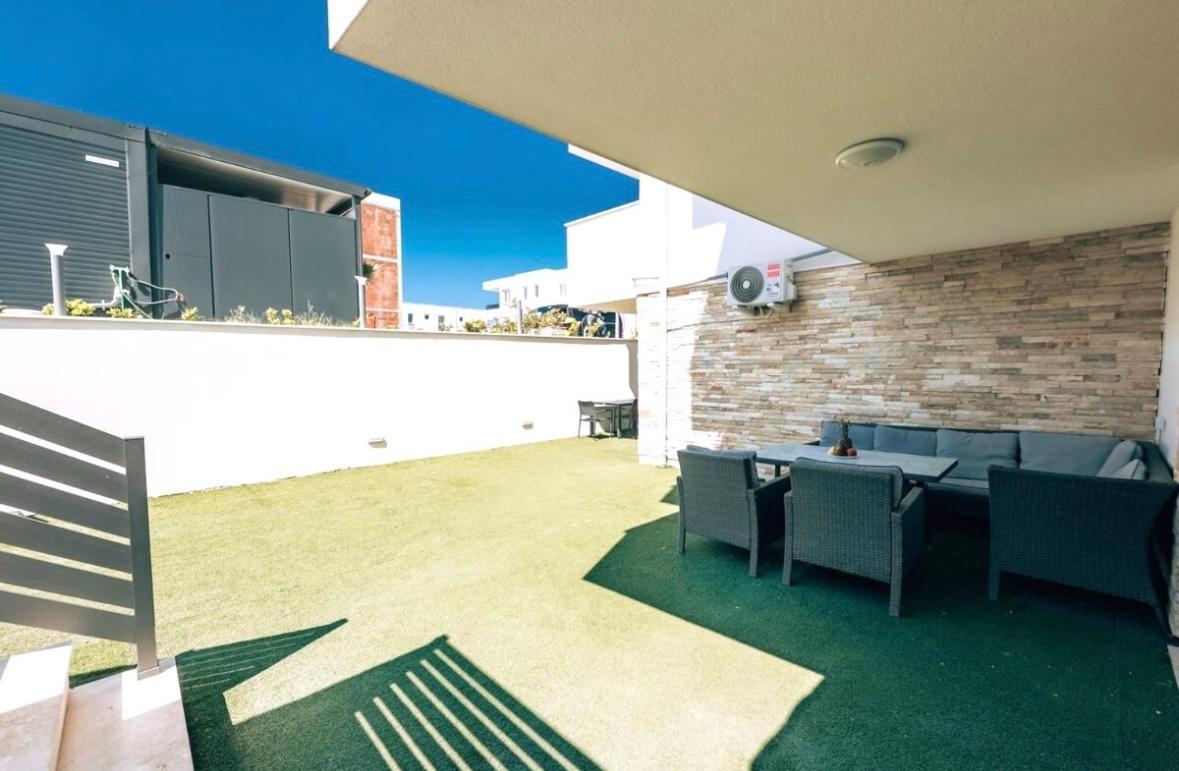 Vip Deluxe Apartment Arian Novalja Exteriér fotografie