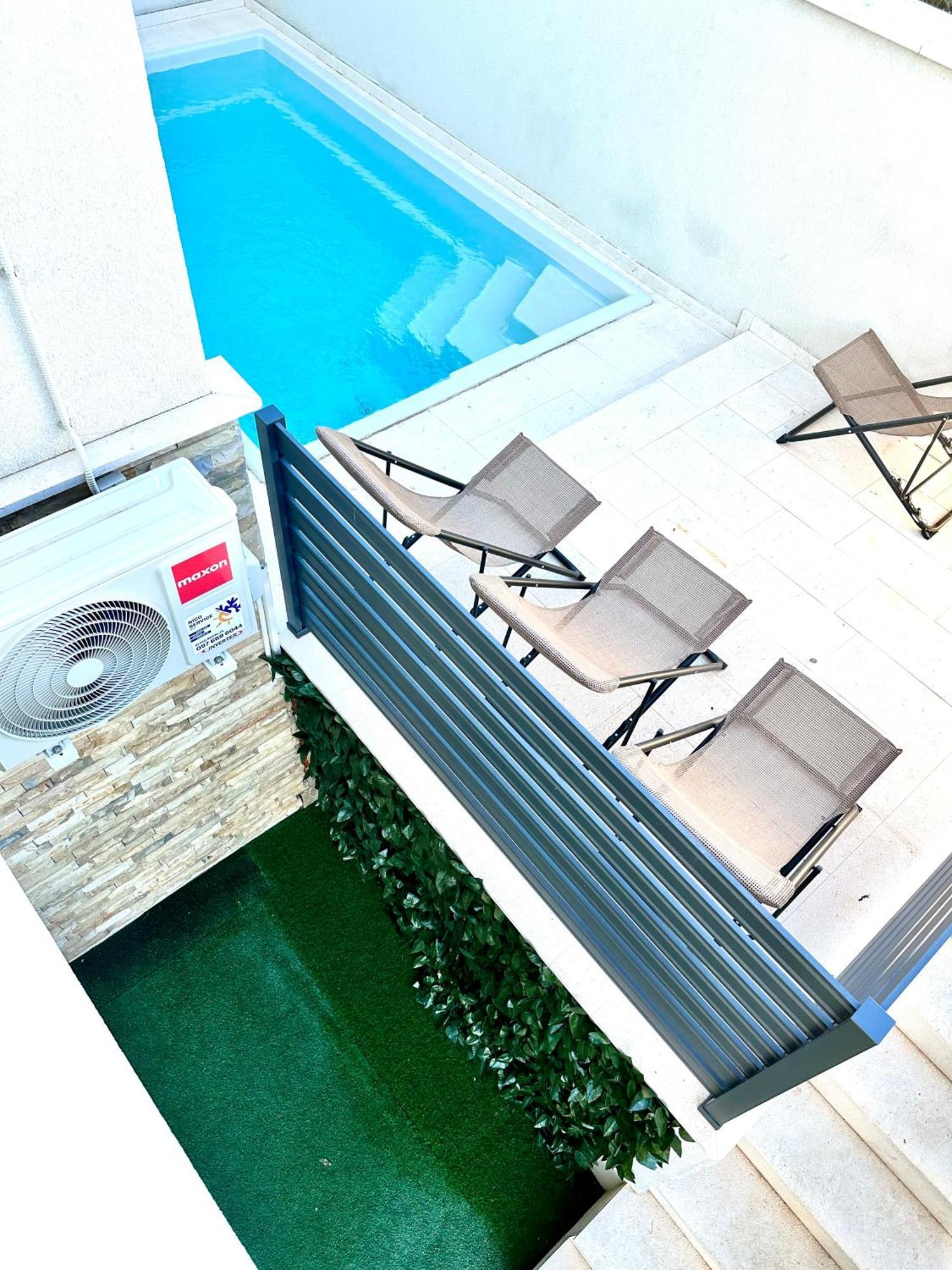 Vip Deluxe Apartment Arian Novalja Exteriér fotografie